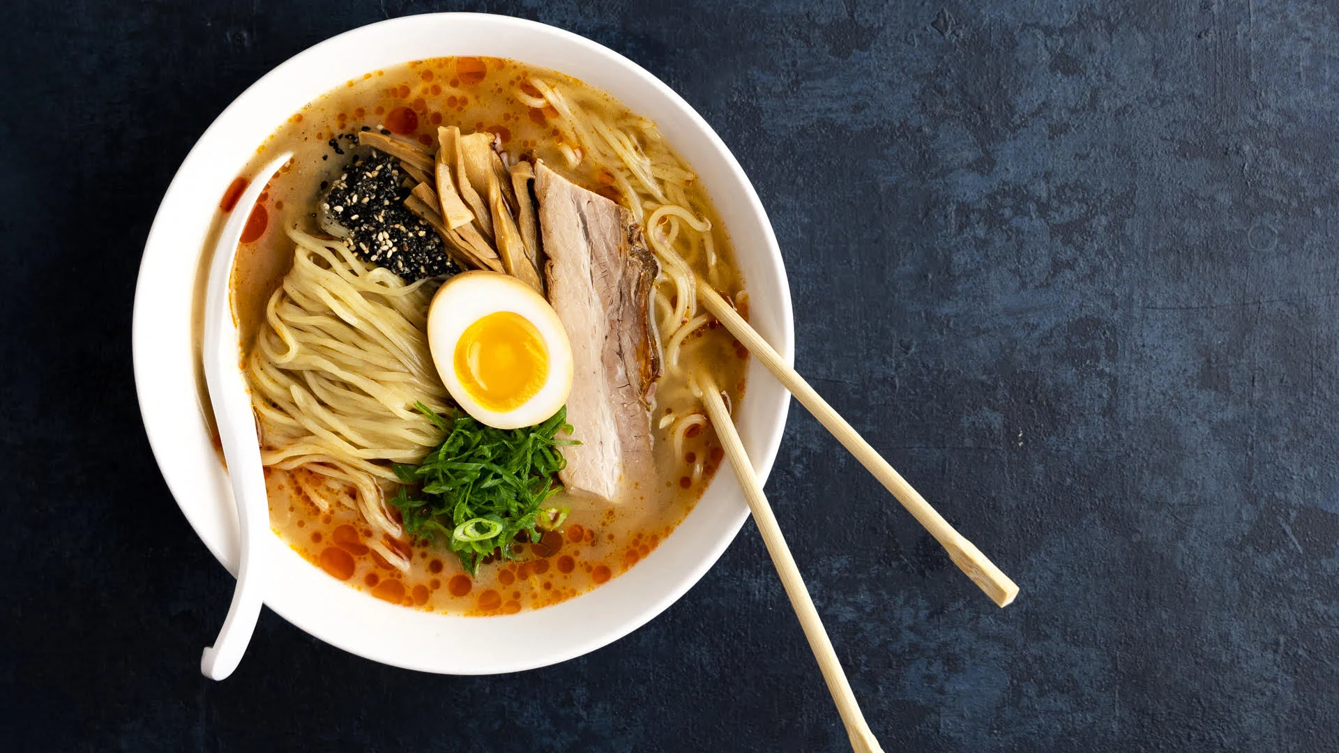 Ramen serverad vid Raamen Stockholm